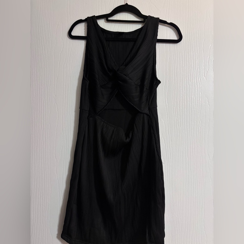 SHEIN Black Backless Twist-Front Dress